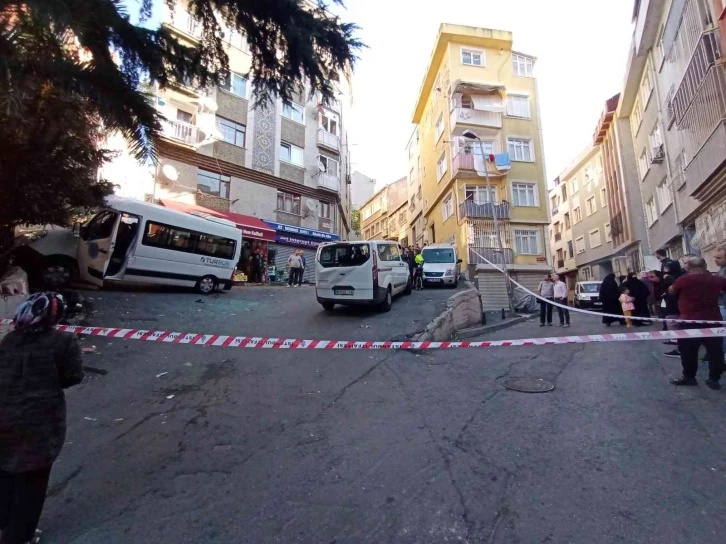 Beyoğlu’nda kazada facianın eşiğinden dönüldü
