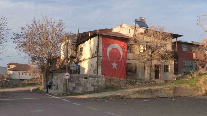 Beypazarı’nda 30 yıllık su hatları yenilendi
