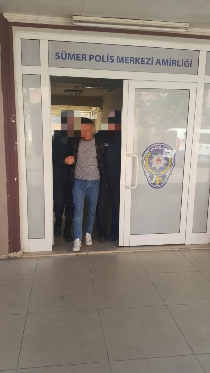 Bıçaklanan genç ağır yaralı halde hastaneye gitti, saldırganı polise bildirdi
