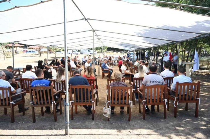 Biga Belediye meclis toplantısı Nilüfer Gölü’nde yapıldı
