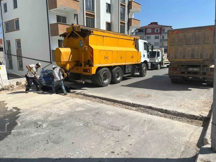 Bilecik’te birçok noktada asfalt çalışması yapıldı
