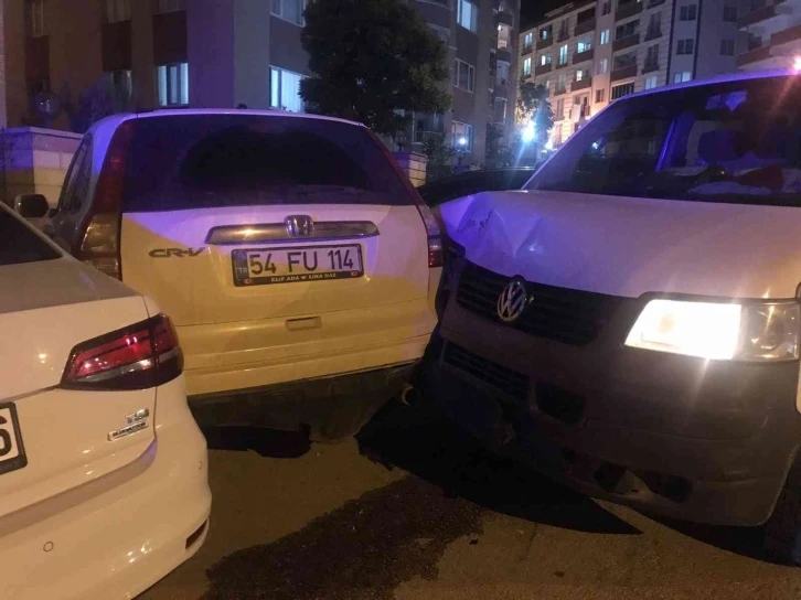 Bilecik’te freni boşalan kamyonet, 6 aracı biçti: 1 kişi yaralandı
