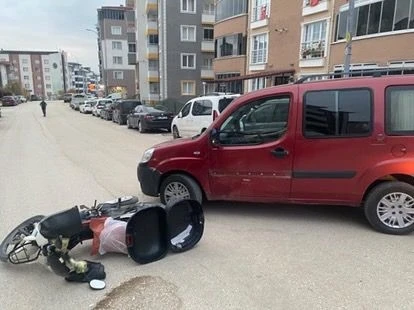 Bilecik’te hafifi ticari araç ile motosikletin çarpışması sonucu 1 kişi yaralandı
