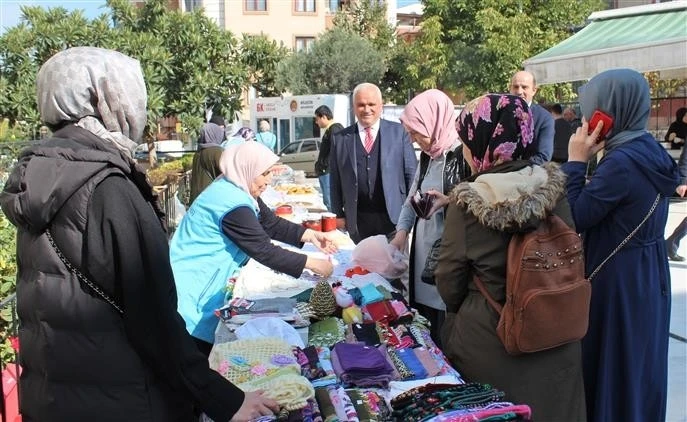 Bilecik’te hayır çarşısı kuruldu
