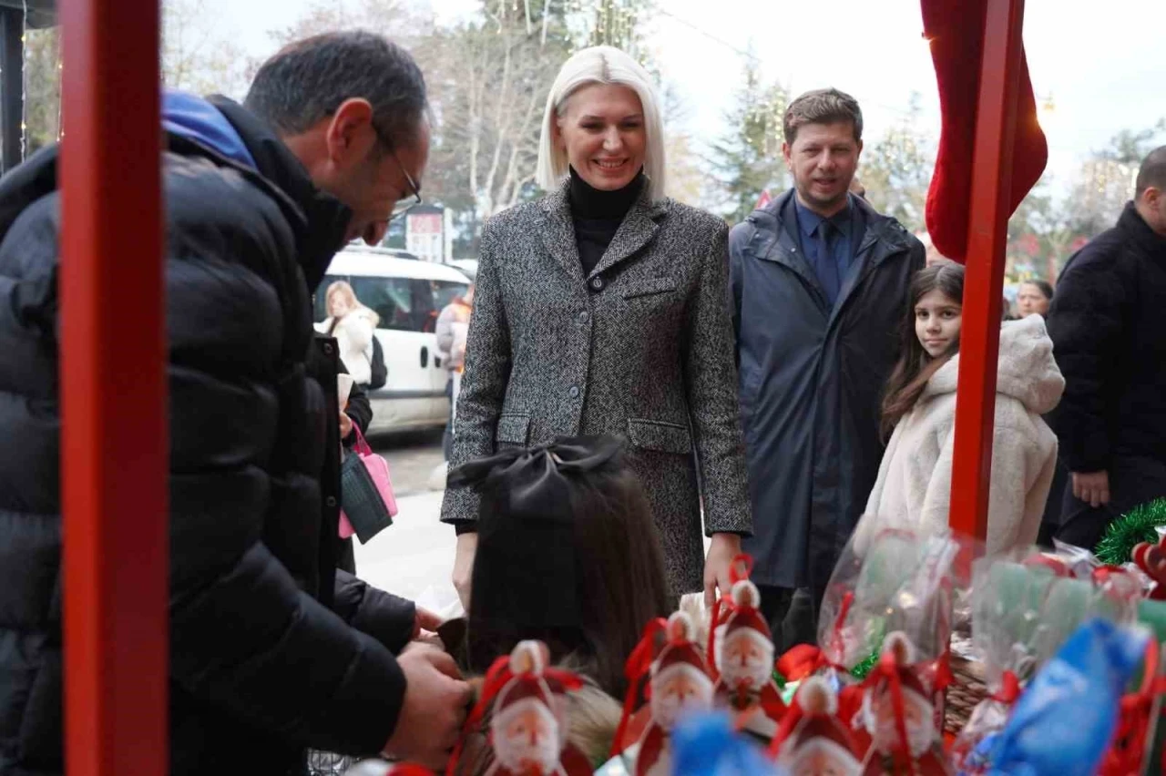 Bilecik’te Sanat Sokağı’nda ’Yılbaşı Çarşısı’ kapılarını vatandaşlara açtı
