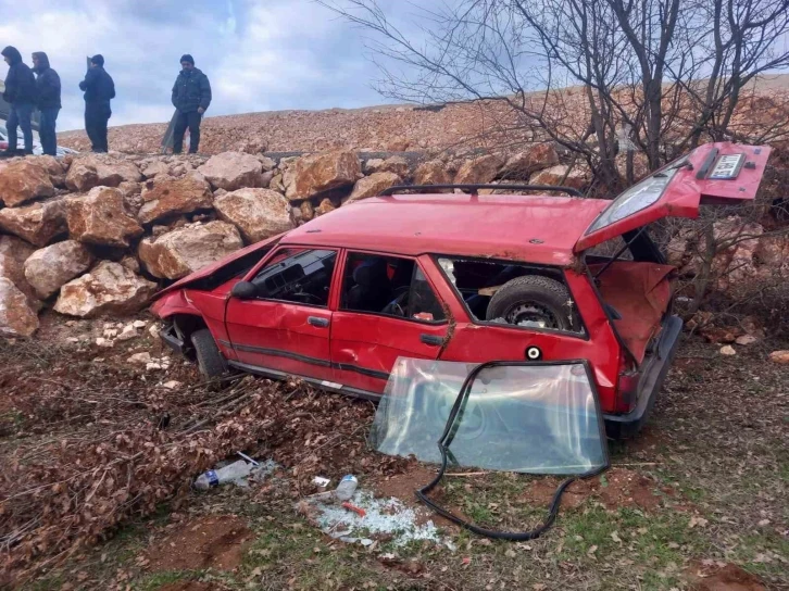 Bilecik’te seyir halinde kontrolden çıkan araç şarampole uçtu, sürücüsü yaralandı
