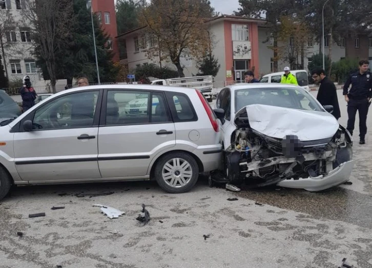 Bilecik’te trafik kazası: 3 yaralı
