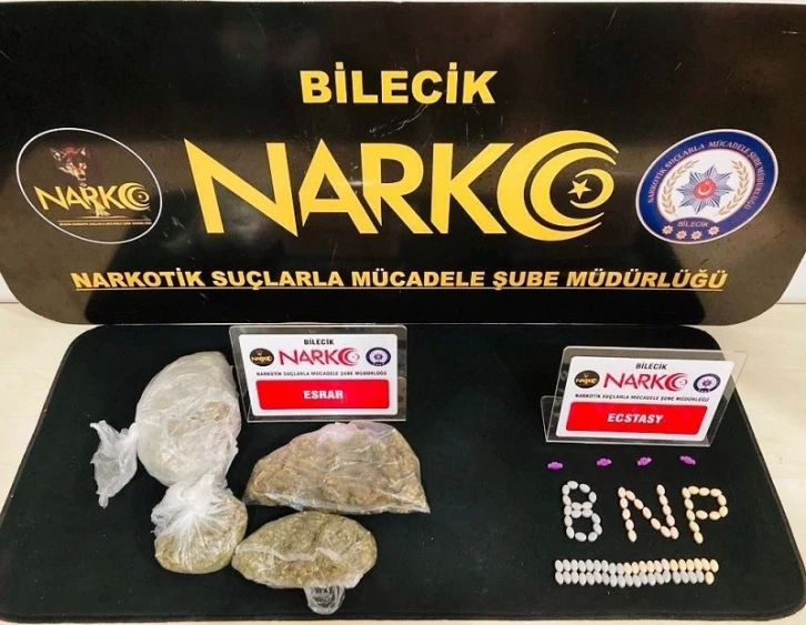 Bilecik’te uyuşturucu operasyonundan 210 gram esrar ele geçirildi, 2 kişi tutuklandı
