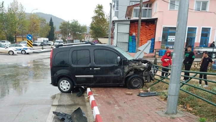 Bilecik’te yaşanan trafik kazasında 1 kişi yaralandı
