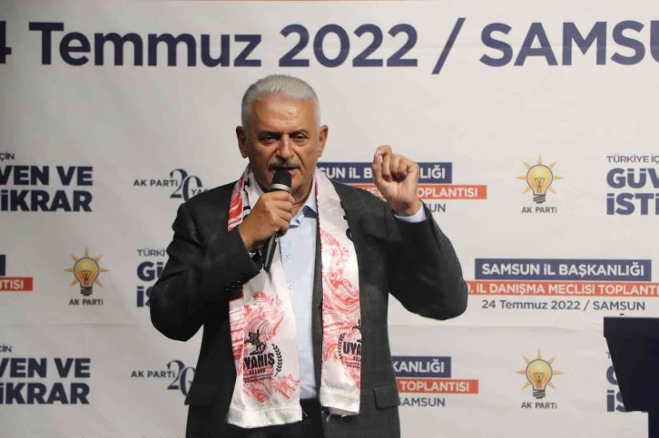 Binali Yıldırım: "Göçmenleri istismar konusu yapmak ve siyasi şekilde nemalanmak insanlık ayıbıdır"
