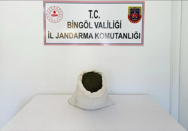 Bingöl’de 8 kiloya yakın uyuşturucu madde ele geçirildi
