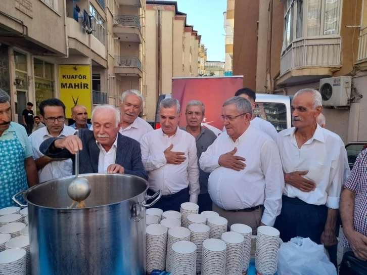 Binlerce vatandaşa aşure ikramı
