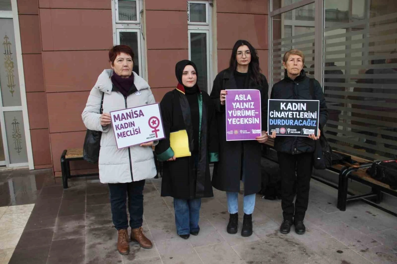 Bir kadını öldüren birini de yaralayan sanığın yargılanmasına devam edildi
