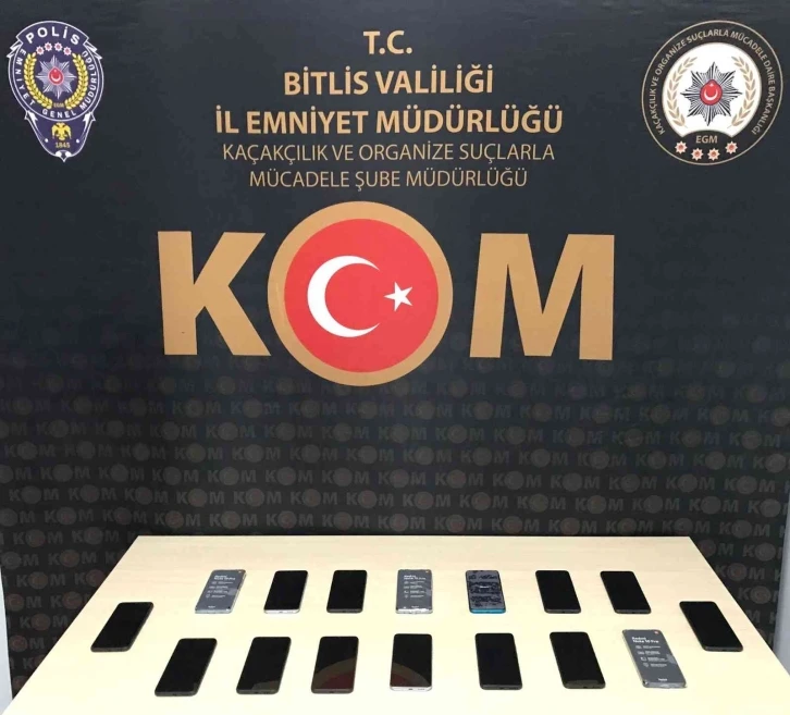 Bitlis’te 16 adet gümrük kaçağı telefon ele geçirildi
