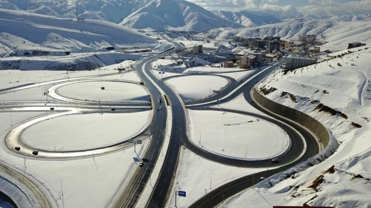 Bitlis’te 49 köy yolu ulaşıma kapandı
