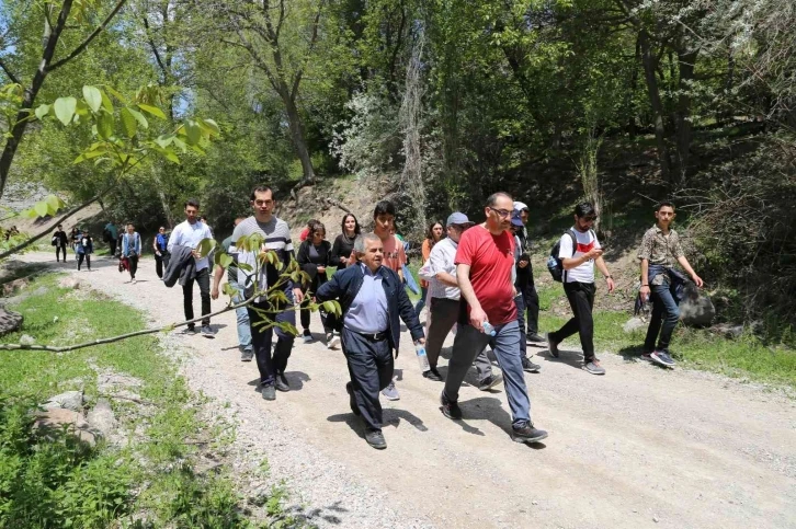 ’Biz Büyük Bir Aileyiz’ temalı yürüyüş Koramaz Vadisi’nde gerçekleştirildi
