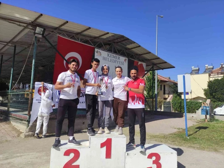 Bocce’de Pamukkaleli sporcular şampiyon oldu
