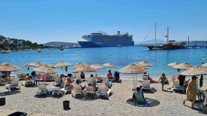 Bodrum’a 2 kruvaziyerle 5 bin 316 turist geldi
