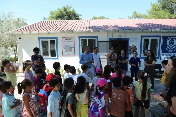 Bodrum’da öğrenciler can dostlar ile bir araya geldi
