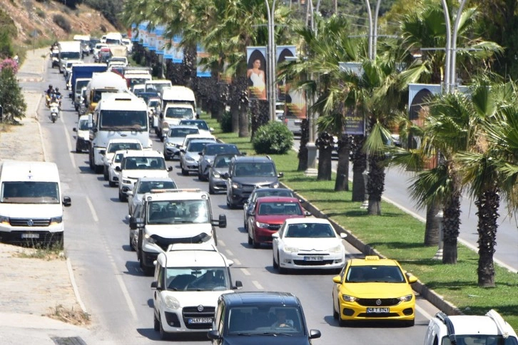 Bodrum’a 60 saatte 60 bin araç giriş yaptı