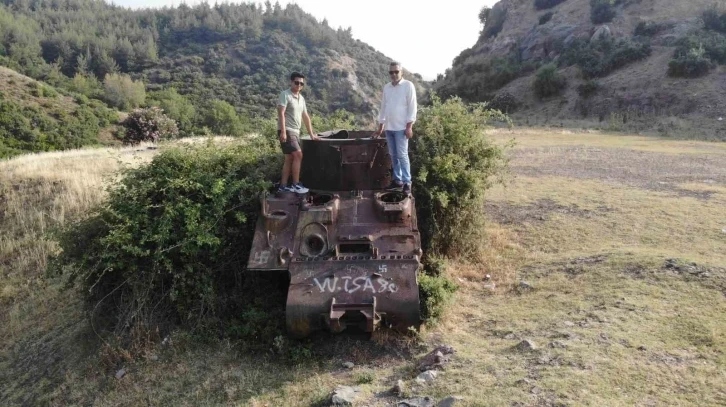 Bölge halkının ilgi odağı olan terkedilmiş tank, yıllardır gizemini koruyor
