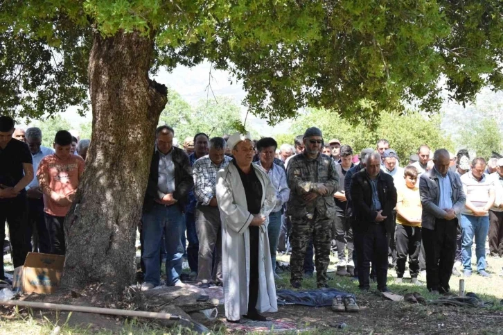 Bolluk ve bereket için 28 adak hayvanı kesildi
