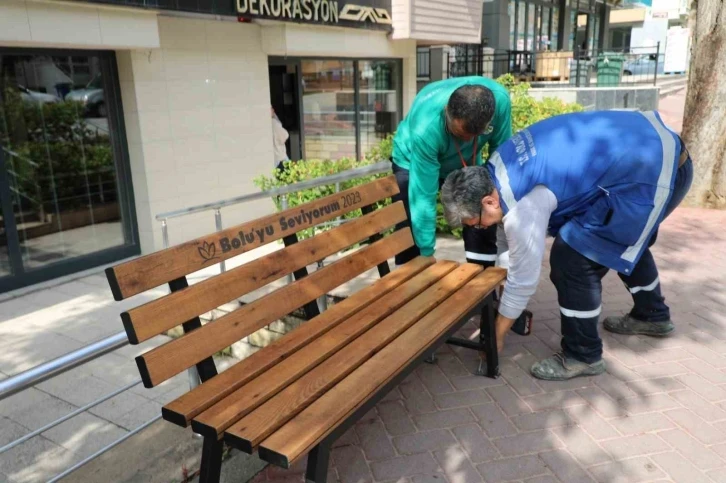 Bolu Belediyesi artık kent mobilyalarını kendisi üretiyor
