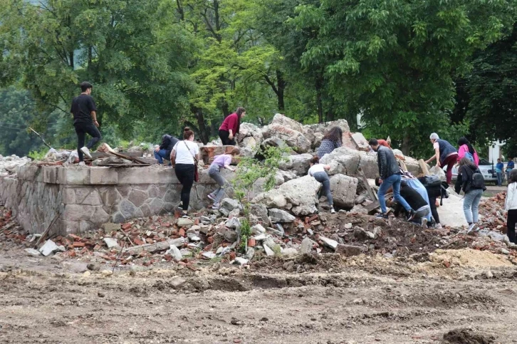 Bolu’da deprem tatbikatında nefes kesen anlar yaşandı
