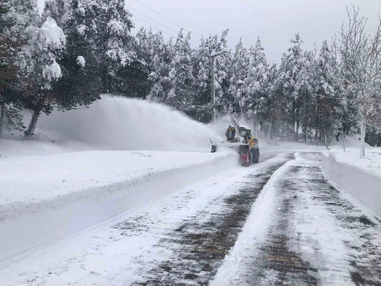 Bolu’da tüm köy yolları ulaşıma açıldı
