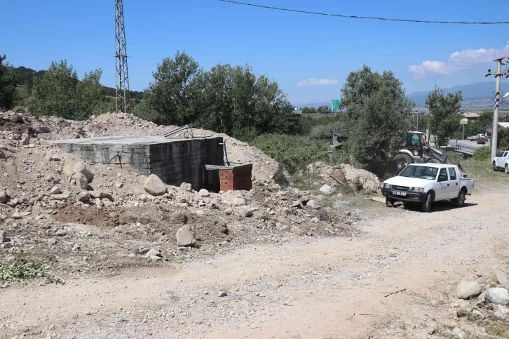 Bolu’da zehirlenmelerin yaşandığı köydeki evlerden et numunesi alındı
