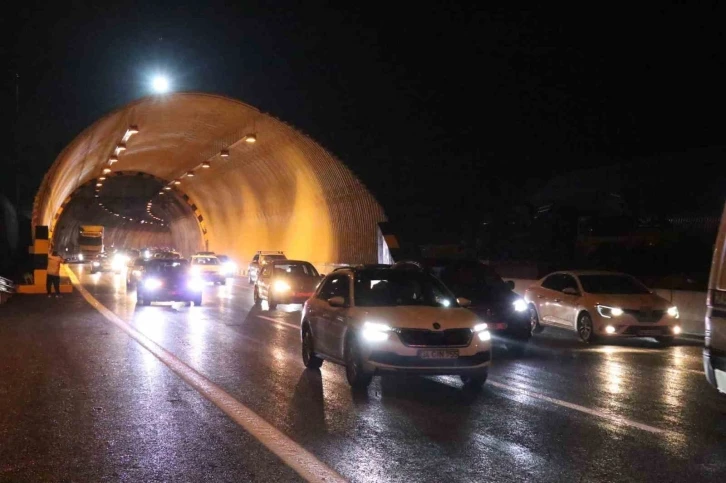 Bolu Dağı Tüneli trafiğe açıldı: Trafik çilesi bitti
