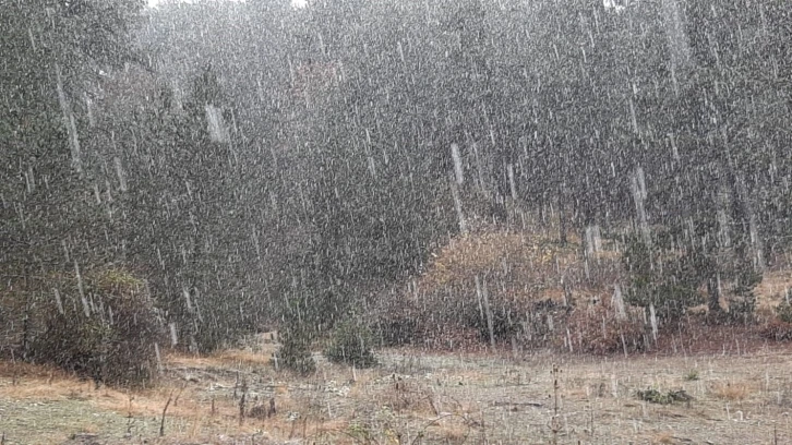 Bolu’nun yüksek kesimlerinde kar yağışı başladı
