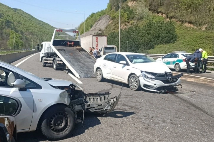 Bolu'da zincirleme trafik kazası, TEM Otoyolu trafiğe kapandı