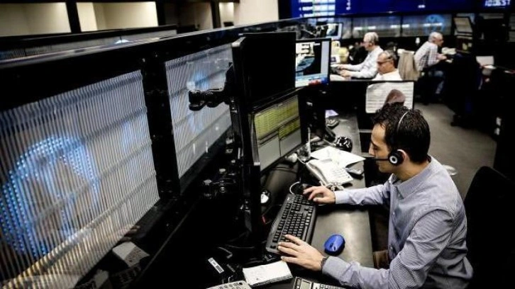 Borsa'dan banka hisselerinin öncülüğünde yeni rekor