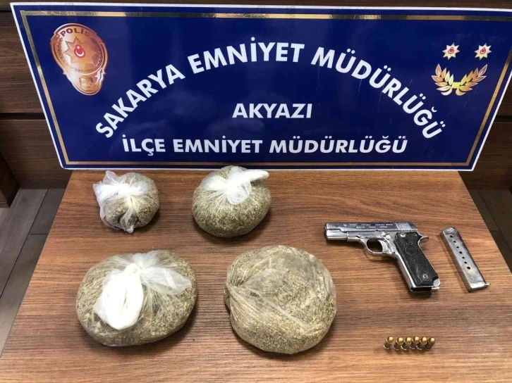 Boş evde uyuşturucu içen 7 kişiyi polis yakaladı
