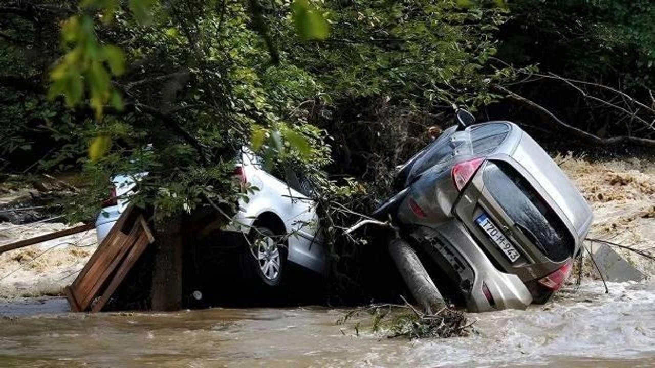 Bosna Hersek'teki trafik kazasında 4 Türk öldü!