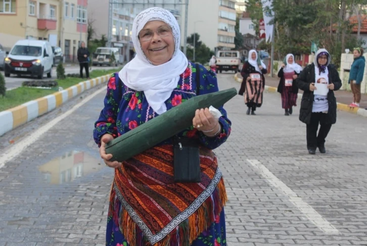 Böyle bir maraton görülmedi, temsili top mermileri ile koştular
