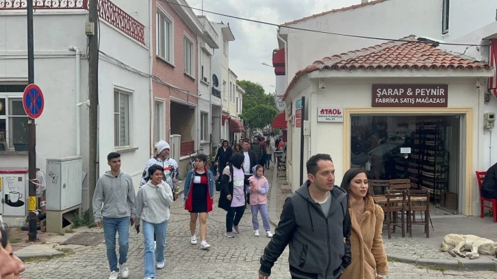 Bozcaada’da bayram yoğunluğu
