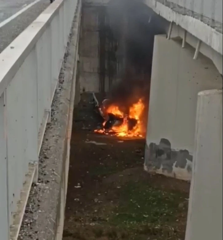 Bozulan araca yardıma giderken kaza yaptılar: 1 ölü, 2 yaralı
