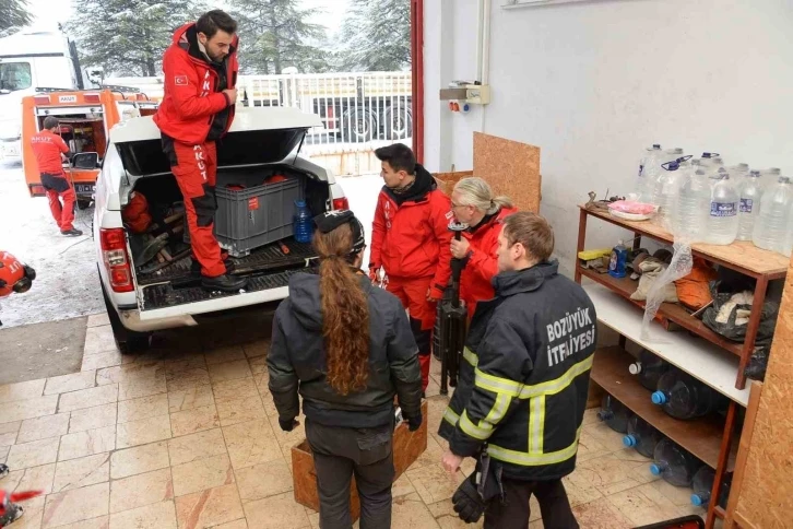 Bozüyük Belediyesi’nden depremzedelere yardım eli
