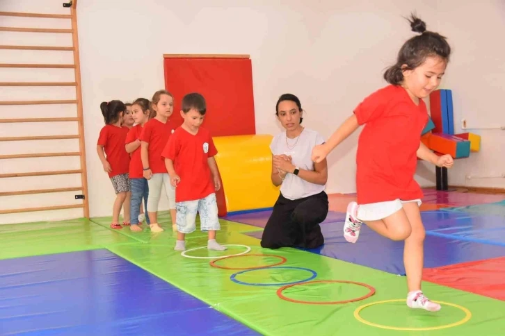 Bozüyük Belediyesi yaz spor okulları geleceğin sporcularını yetiştiriyor
