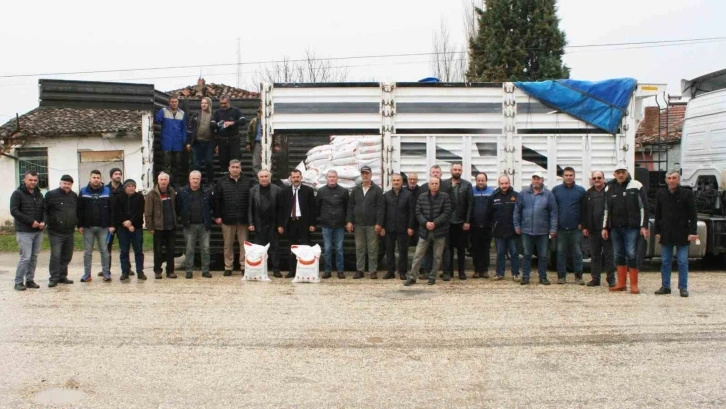 Bozüyük’te çiftçilere nohut tohumu dağıtıldı
