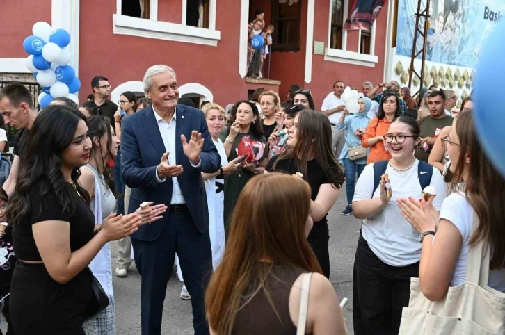 Bozüyük’te çocuklar 3’üncü Geleneksel Sanatevi Panayırı’nda çok eğlendi
