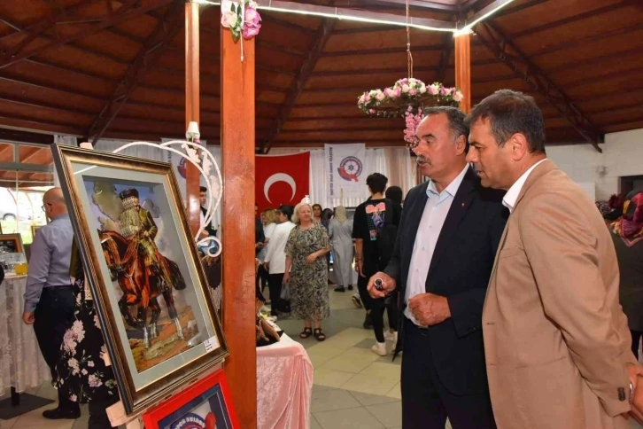 Bozüyük’te el sanatları sergisi açıldı
