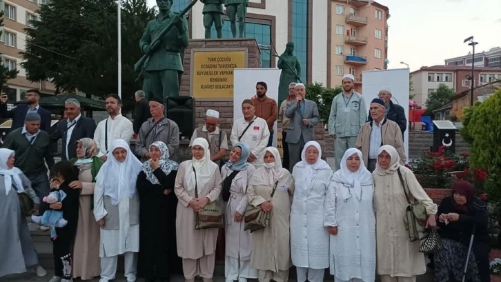 Bozüyük’te hacı adayları kutsal topraklara uğurlandı
