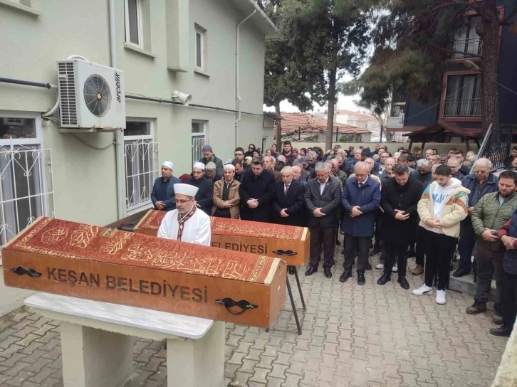 Bu acının tarifi yok: Baba ve oğlu aynı gün hayatını kaybetti
