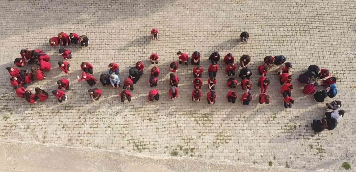 Bu proje sosyal medya bağımlılığına dikkat çekiyor
