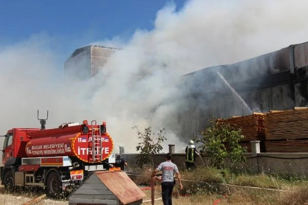 Bucak'ta kereste fabrikasında yangın