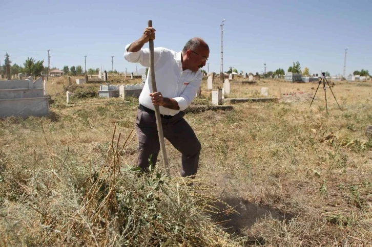 Bulanık Mezarlığı’nda yenileme çalışması
