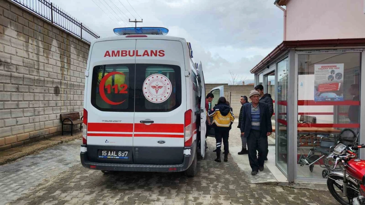 Burdur’da gıda zehirlenmesi şüphesiyle 43 öğrenci hastaneye kaldırıldı
